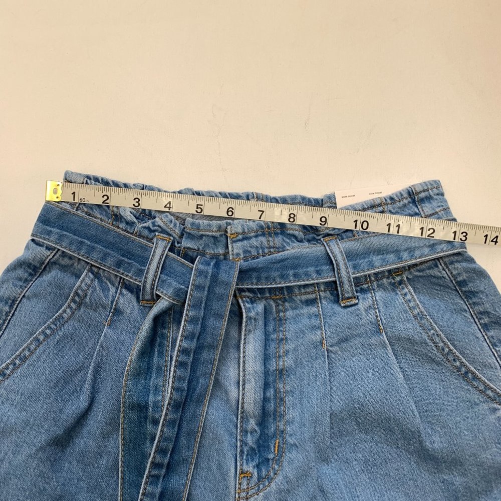 American Eagle Womens Size  26W/2 Super High Rise Denim Mom Short NWT! - Picture 10 of 16